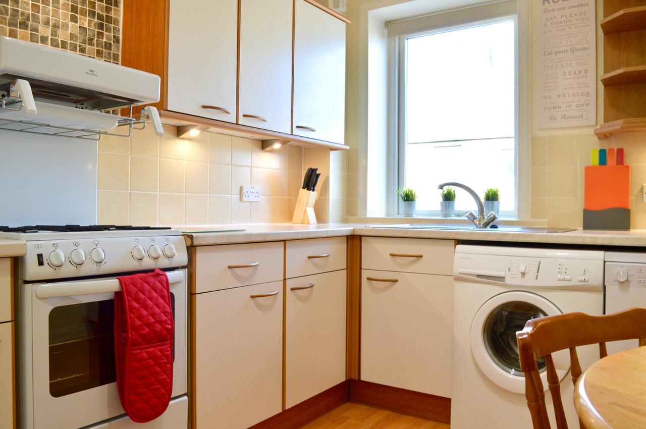Crags View Apartment On The Royal Mile Edinburgh Exterior photo